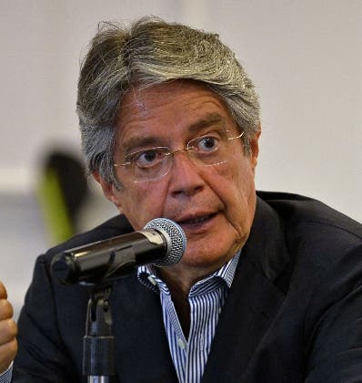 Ecuador sube salario; no habrá despidos