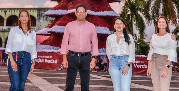 Diana Martínez, Santiago Carrasco, Juan Amell, Olga Guerrero, Eduardo de la Peña y Anabel Peña. Diana Martínez, Santiago Carrasco, Juan Amell, Olga Guerrero, Eduardo de la Peña y Anabel Peña.