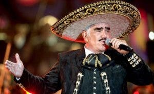 Artistas y políticos dan apoyo  familia de Vicente Fernández