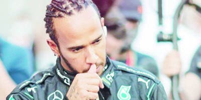Lewis Hamilton continúa literalmente mudo tras perder corona