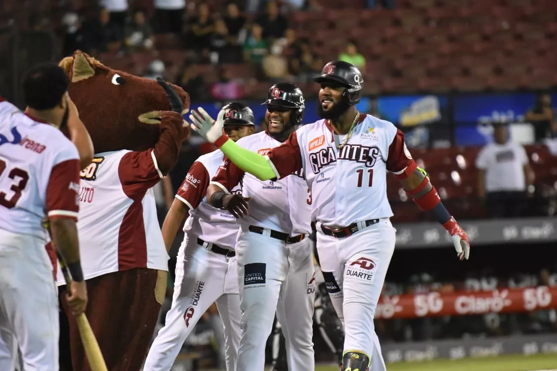 Marcell Ozuna dispara su cuarto jonrón en victoria de Gigantes ante Estrellas