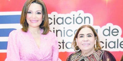 La Asociación  de Cronistas Sociales celebra fiesta Navidad