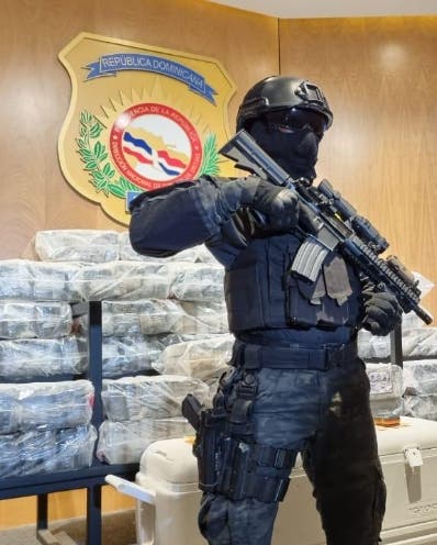Autoridades incautan 282 paquetes cocaína