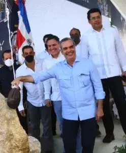 Luis Abinader entrega muelle turístico en Puerto Plata