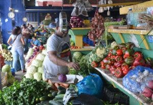 El crecimiento del comercio mundial caerá al 1 % en 2023, según la OMC