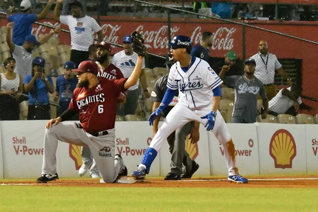 Tigres logran cuarta victoria consecutiva al derrotar a Gigantes