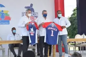 Abinader encabeza inauguración de la Academia de Béisbol Edwin Encarnación