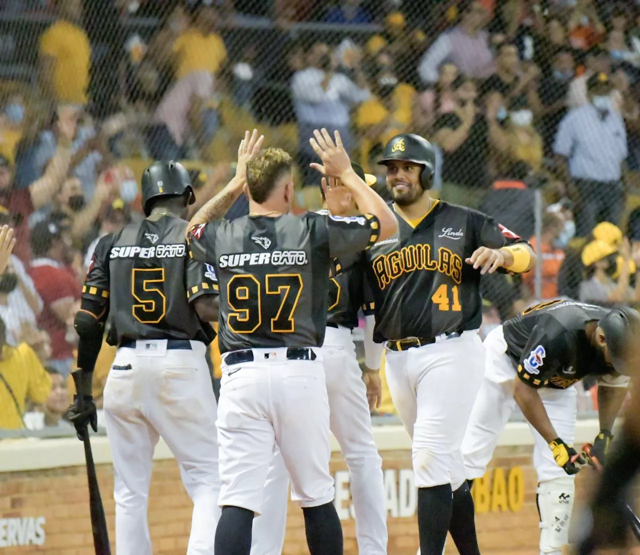 Las Águilas ponen fin racha ganadora de las Estrellas al vencerla 4-3