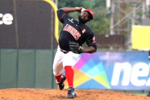 Fernando Rodney sigue pasando con sus “flechas” los bates de la Lidom