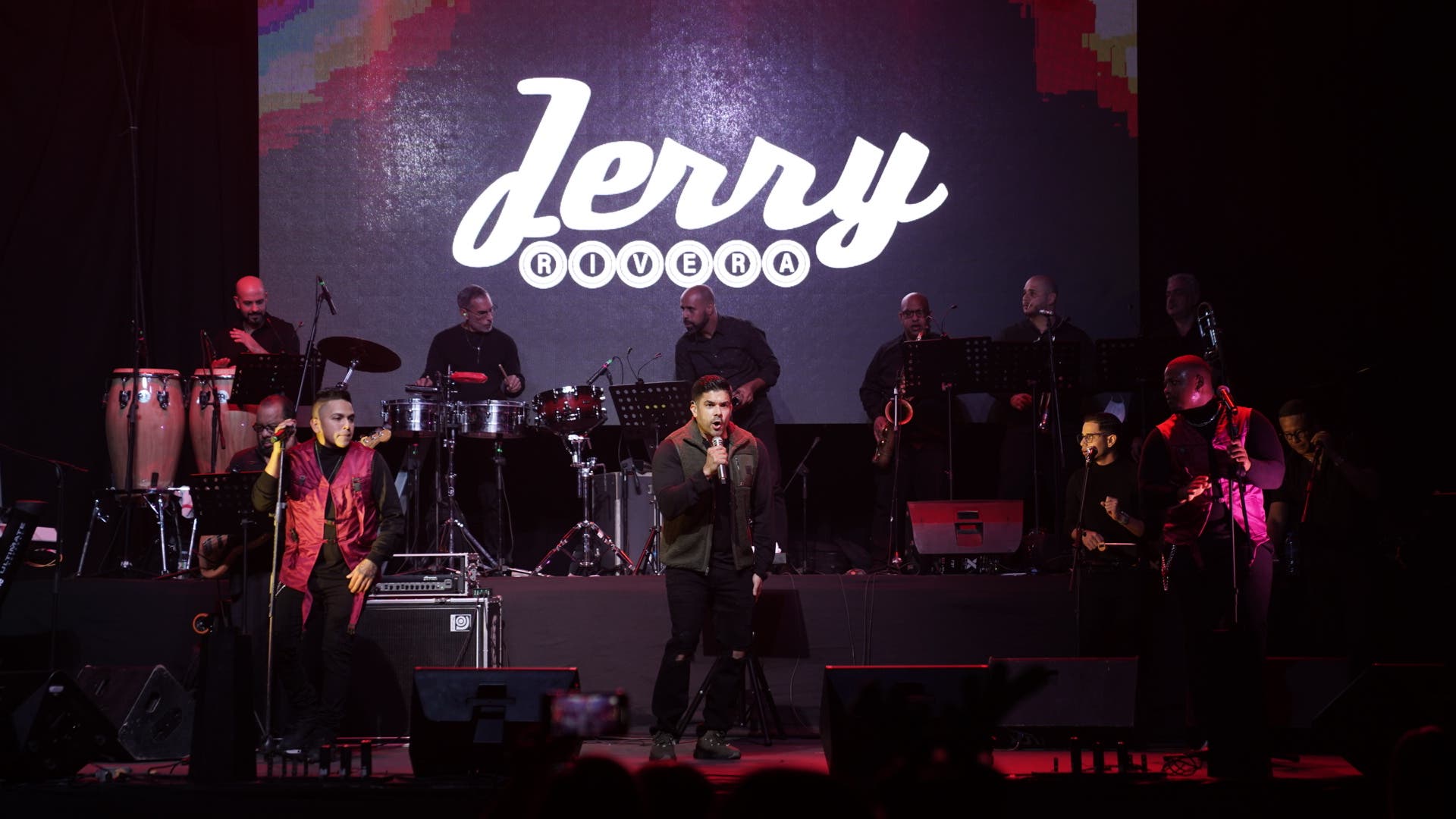 Tony Dize y Jerry Rivera recorrieron sus principales éxitos en concierto