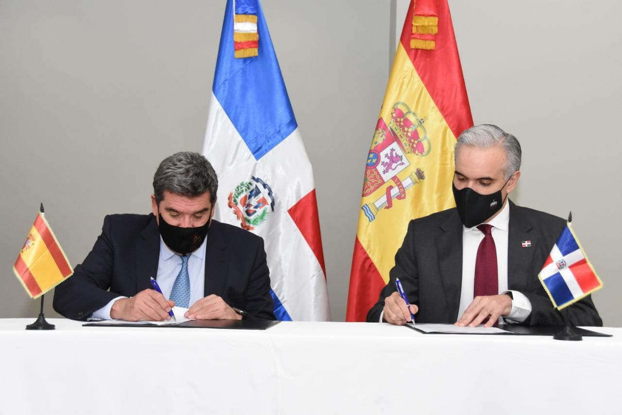 RD y España tratan cooperación laboral