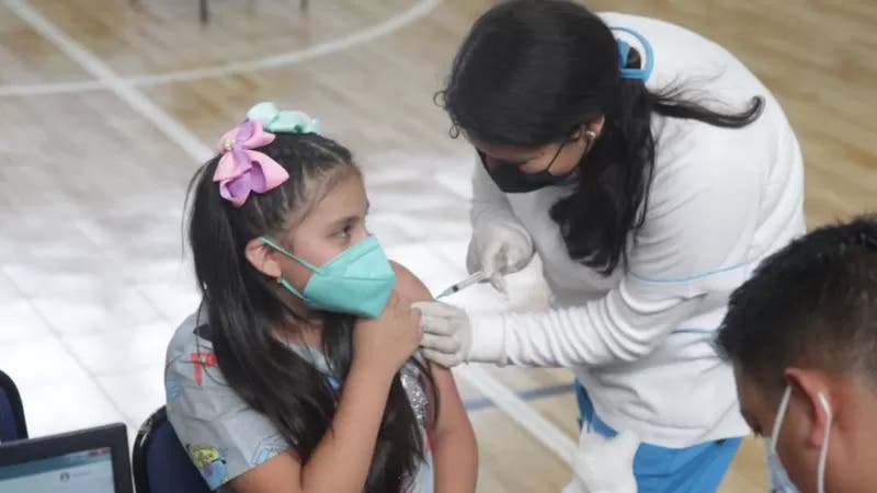 La OMS aprueba la primera vacuna anticovid elaborada en América Latina