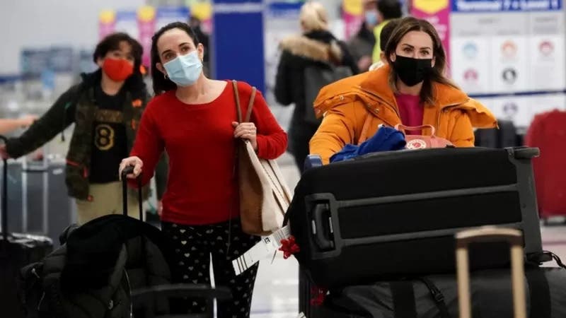 Covid: ómicron obliga a cancelar miles de vuelos en todo el mundo e impide las tradicionales reuniones familiares por Navidad