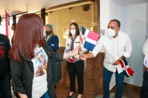 Departamento Aeroportuario recibe a dominicanos visitan el país por festividades navideñas