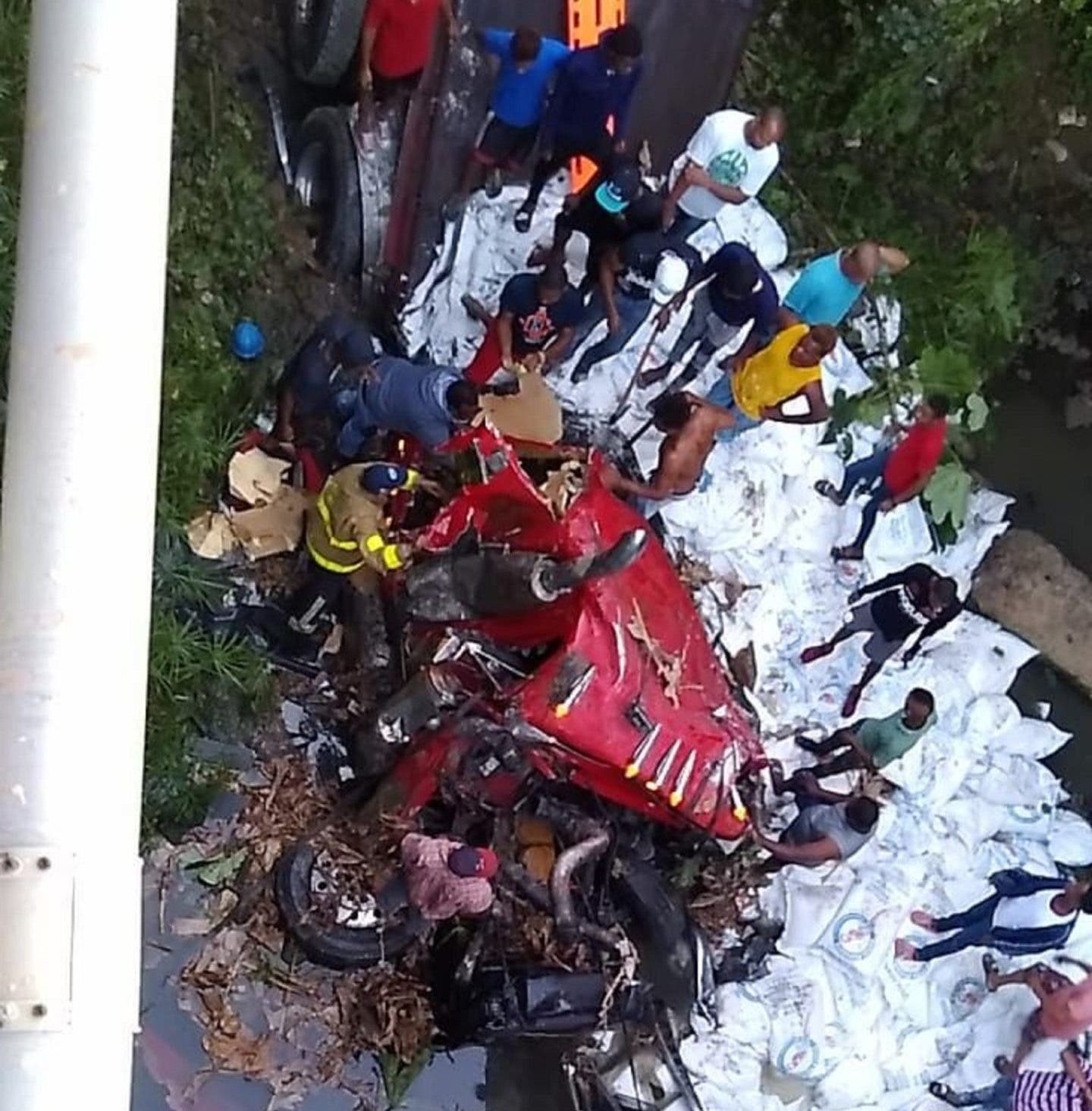 Accidente deja al menos 8 heridos en autopista San Cristóbal-Baní