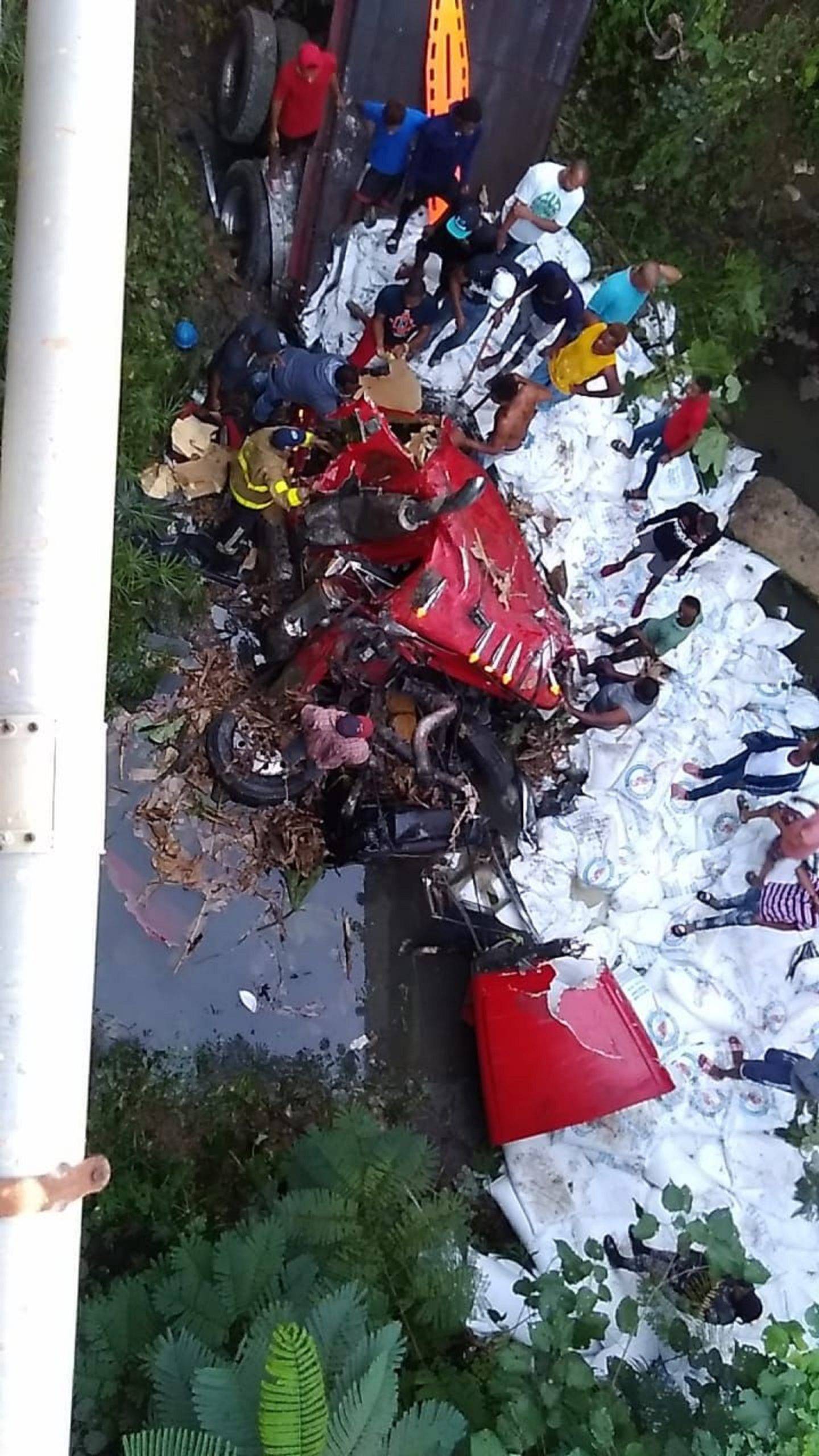Accidente deja al menos 8 heridos en autopista San Cristóbal-Baní