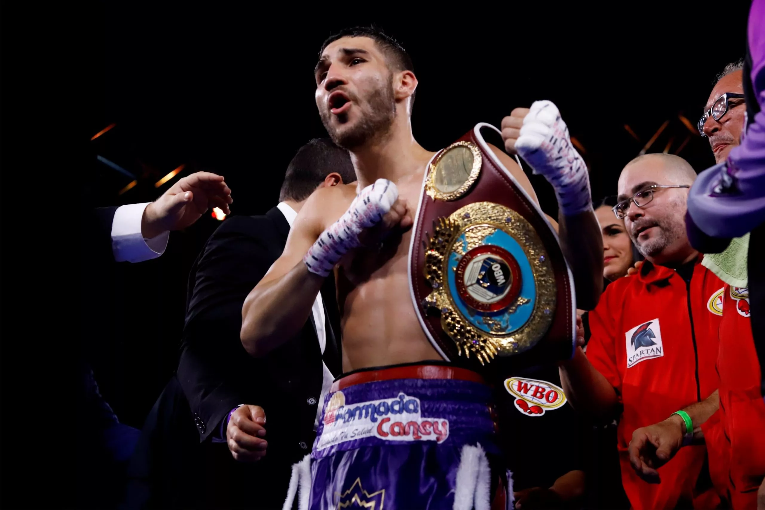 Puertorriqueño Méndez pierde título mundial de boxeo ante japonés Taniguchi