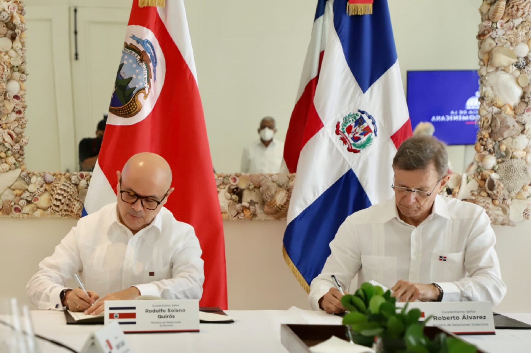 Gobiernos de RD y Costa Rica establecen acuerdo sobre actividades remuneradas en sede diplomática
