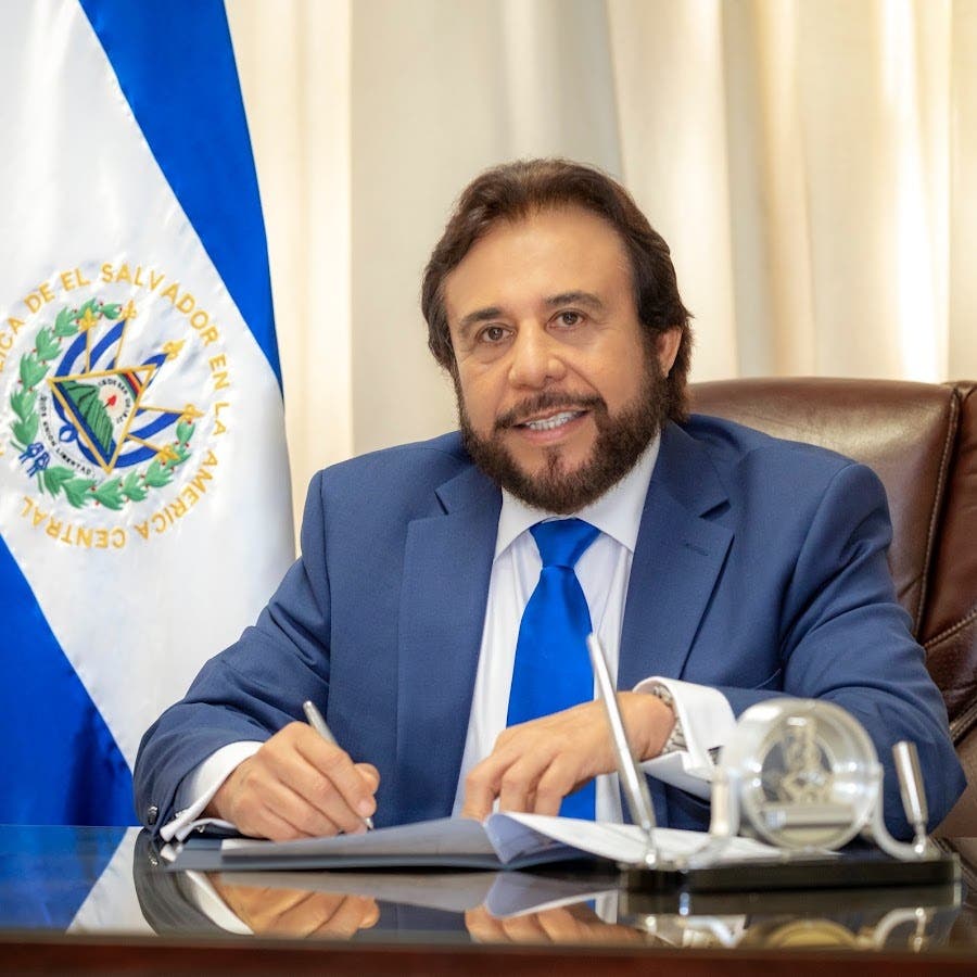 Vicepresidente de El Salvador llega al país a visitar director de INFOTEP