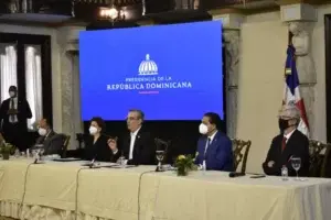 Gobierno presenta estudio demuestra eficacia de la tercera dosis