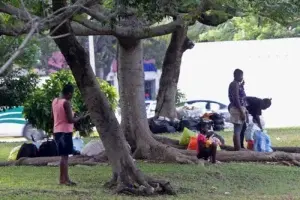 Migrantes haitianos montan un campamento en la ciudad mexicana de Cancún