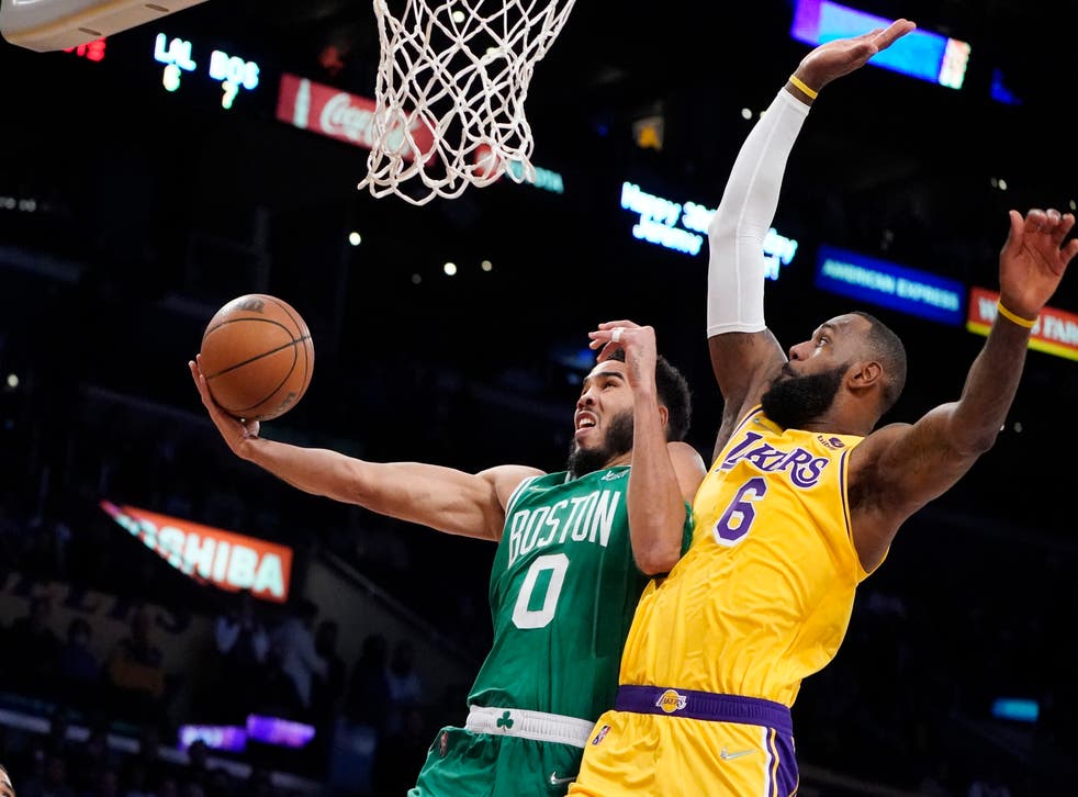 Los Lakers vencen a Celtics, se reparten duelos de temporada