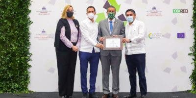 Entregan del premio a la producción más limpia