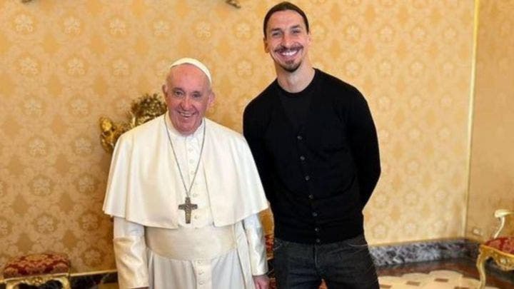El papa recibe al futbolista Ibrahimovic en el Vaticano