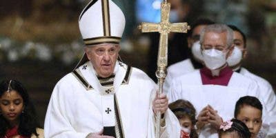 El papa Francisco aconseja a no aislarse con el teléfono móvil