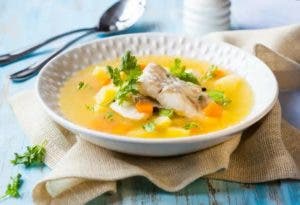 Cómo hacer una rica sopa de bacalao fácil y nutritiva