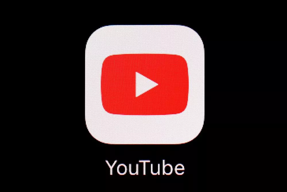 Los verificadores de hechos dicen que YouTube permite que su plataforma sea 