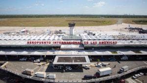 Varios vuelos retrasados en Aeropuerto Las Américas por desperfecto en asfalto de la pista