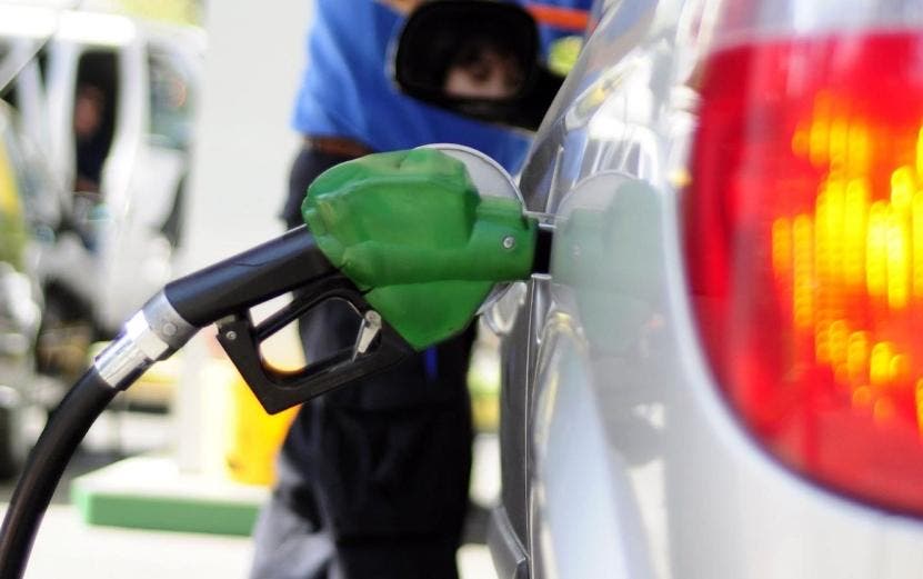 Gobierno ha mantenido congelados precios de los combustibles por 52 semanas