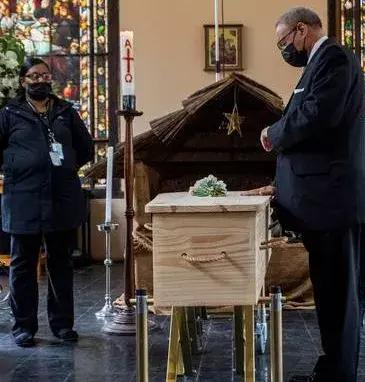 Sepultan a Tutu en catedral de  St. George