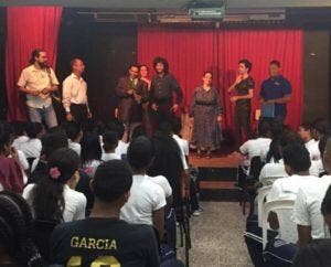 Cada vez son más las salas alternativas de teatro en Santiago