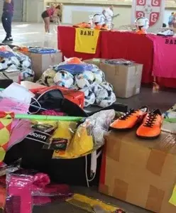 Fútbol entrega utilería a 17 de  24 miembros  en el este y  sur