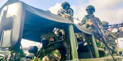 Venezuela despliega sus fuerzas militares ante escalada de violencia en la frontera con Colombia