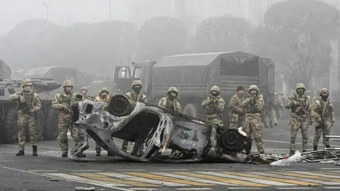 Presidente de Kazajistán ordena abrir fuego contra los 