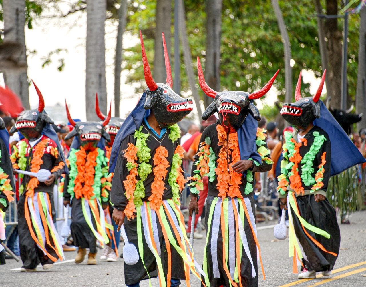 Abinader instituye los Premios Anuales del Carnaval Dominicano