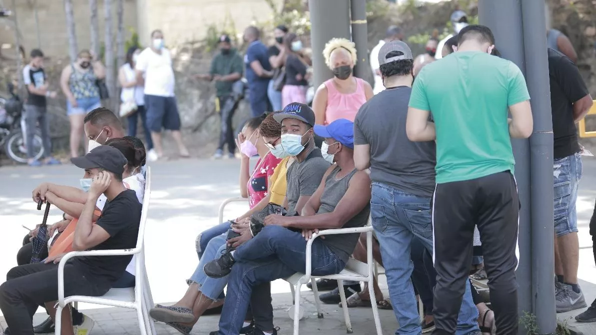 Salud aplaza exigencia de tres dosis de vacuna