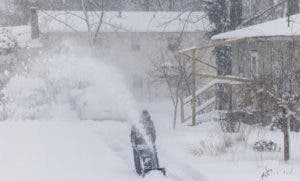 Sur de Estados Unidos se prepara para una tormenta de hielo y nieve