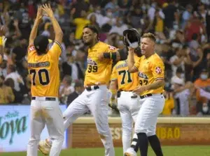 Águilas se sacuden y derrotan Tigres en el Estadio Cibao