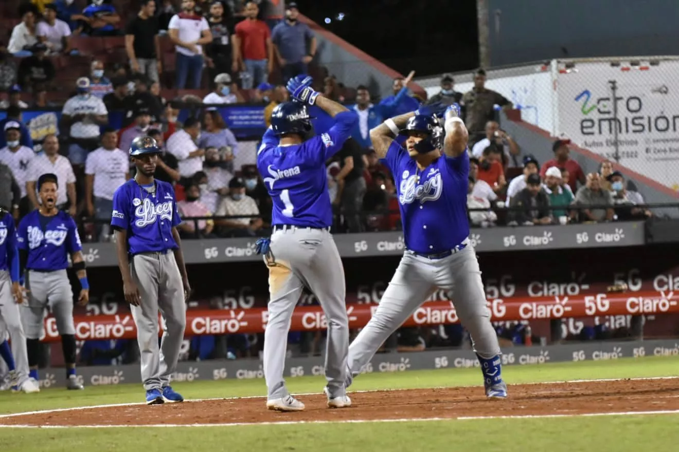 Yermín Mercedes pega jonrón en la 9na y Licey derrotan a los Gigantes