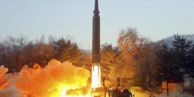 Corea del Norte lanza 2 supuestos misiles en su 6ta prueba de 2022