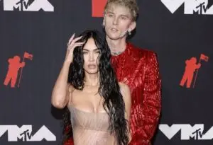 Megan Fox y su pareja, Machine Gun Kelly, se comprometen en Puerto Rico