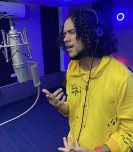 Misael Brea de ‘uber eats’ a cantante, lanza el sencillo “Mi Corazón”