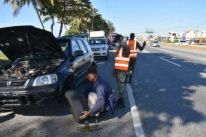 Comipol asistió más de 16 mil conductores en carreteras durante el fin de año