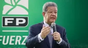 Leonel Fernández insta a gobierno abandonar indiferencia ante rebrote del Covid-19