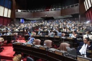 Diputados aprueban proyecto de ley que regula lengua de señas y sistema Braille