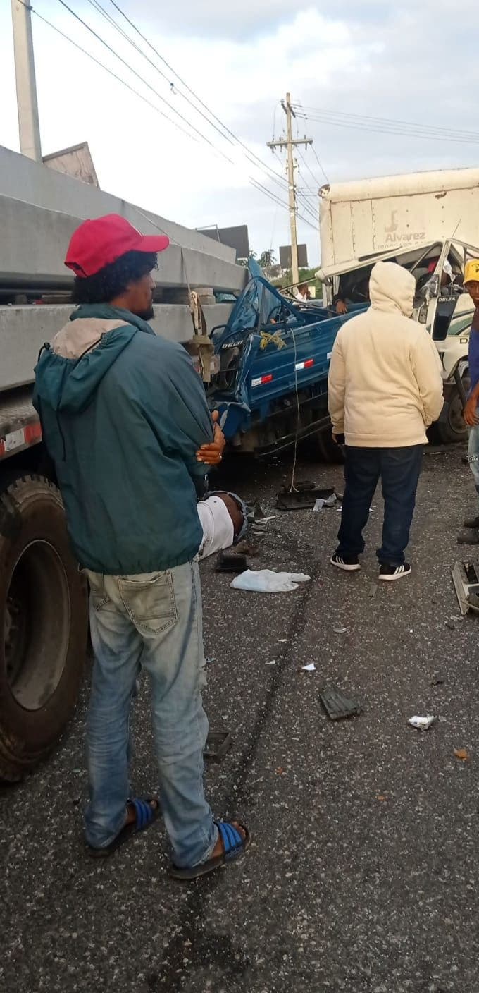 Accidente deja tres personas muertas y dos heridas en Autovía del Este